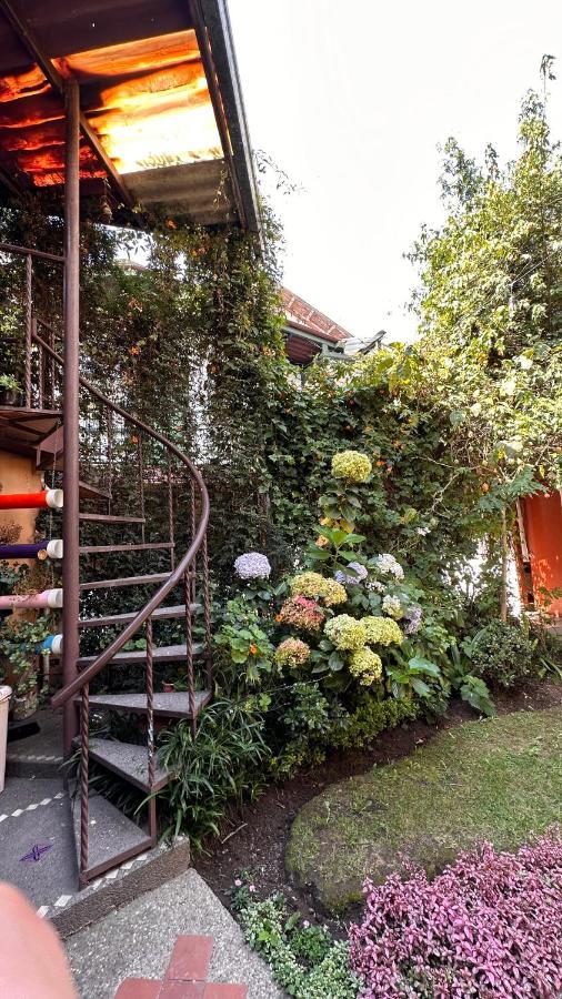 Bed and Breakfast Campus Residencias Кито Экстерьер фото